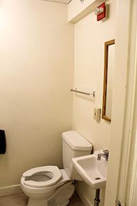 101 Talbot bathroom toilet