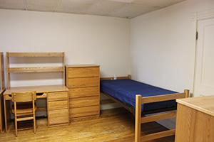 90-92 Curtis Street double bed image 1