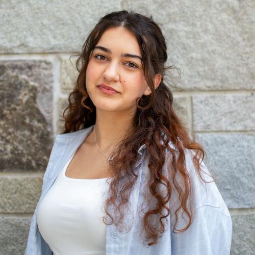 Headshot of Anita Avdiu