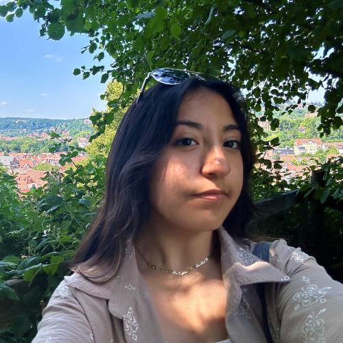 Headshot of Iris Guzman De Leon